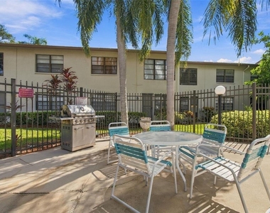 3036 Eastland Boulevard - Photo Thumbnail 24