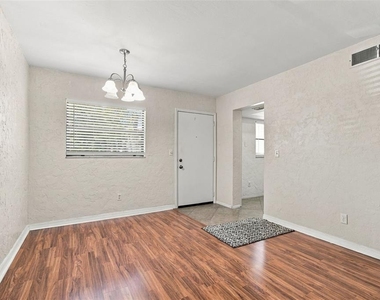 3036 Eastland Boulevard - Photo Thumbnail 4