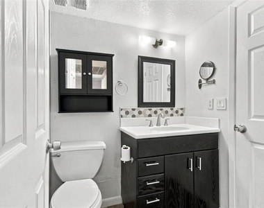 3036 Eastland Boulevard - Photo Thumbnail 13