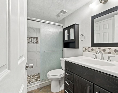 3036 Eastland Boulevard - Photo Thumbnail 12