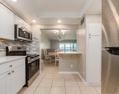 868 Bayway Boulevard - Photo Thumbnail 4