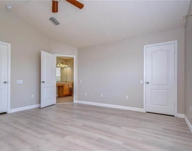 4744 Pond Ridge Drive - Photo Thumbnail 7
