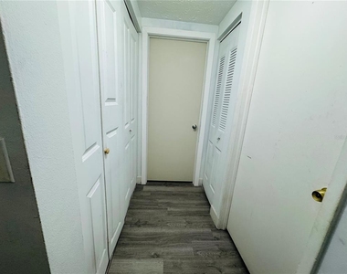 4702 Pebblepointe Place - Photo Thumbnail 11