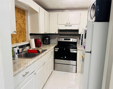 4702 Pebblepointe Place - Photo Thumbnail 7