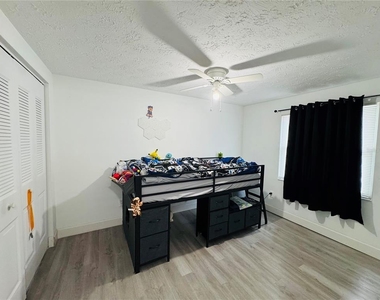 4702 Pebblepointe Place - Photo Thumbnail 5