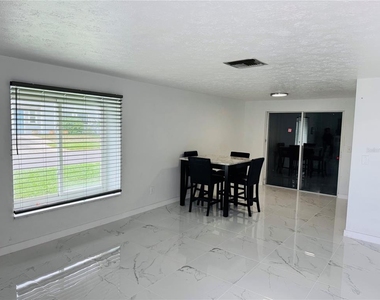 4702 Pebblepointe Place - Photo Thumbnail 2