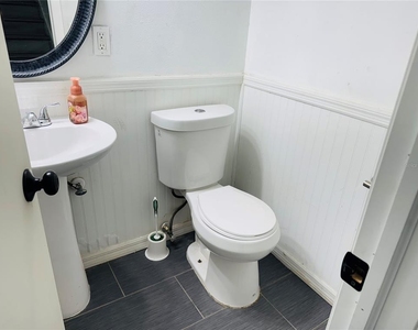 4702 Pebblepointe Place - Photo Thumbnail 8
