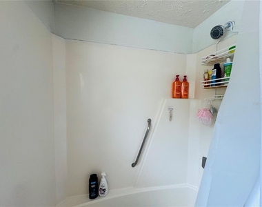 4702 Pebblepointe Place - Photo Thumbnail 15
