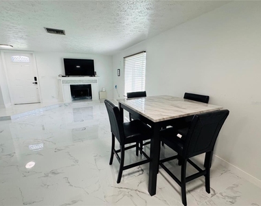 4702 Pebblepointe Place - Photo Thumbnail 6