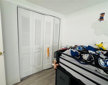 4702 Pebblepointe Place - Photo Thumbnail 13