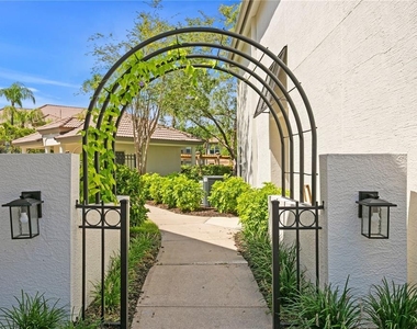 1040 Normandy Trace Road - Photo Thumbnail 27