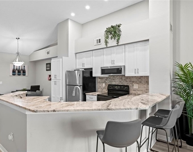 1040 Normandy Trace Road - Photo Thumbnail 14