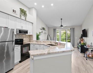 1040 Normandy Trace Road - Photo Thumbnail 11