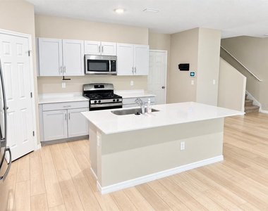 5548 Summer Sunset Drive - Photo Thumbnail 2