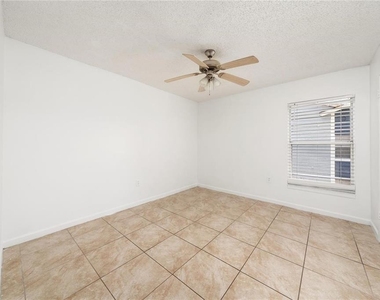 3849 Bay Club Circle - Photo Thumbnail 10