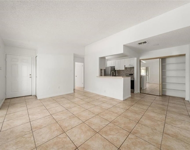 3849 Bay Club Circle - Photo Thumbnail 2
