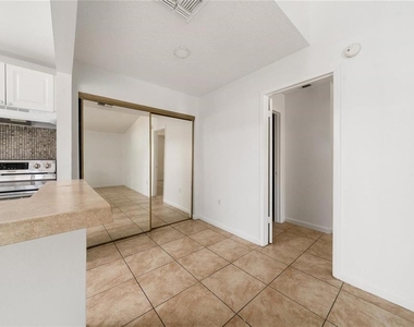 3849 Bay Club Circle - Photo Thumbnail 3