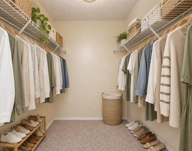 2201 Key West Court - Photo Thumbnail 10