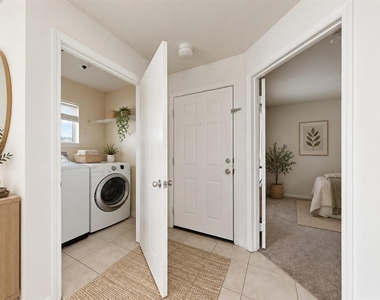 2201 Key West Court - Photo Thumbnail 5