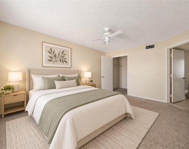 2201 Key West Court - Photo Thumbnail 9