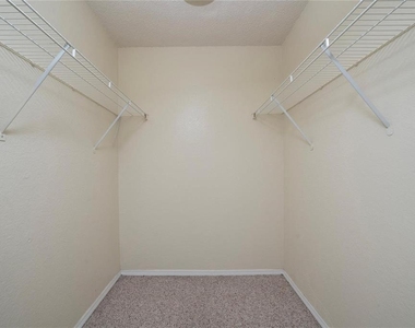 2201 Key West Court - Photo Thumbnail 25