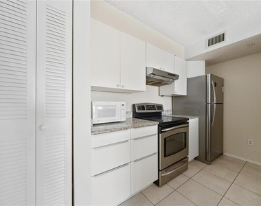 2201 Key West Court - Photo Thumbnail 29