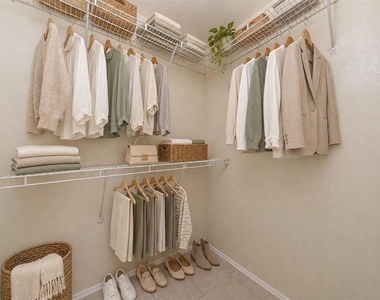 2201 Key West Court - Photo Thumbnail 16