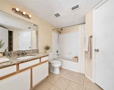 2201 Key West Court - Photo Thumbnail 15