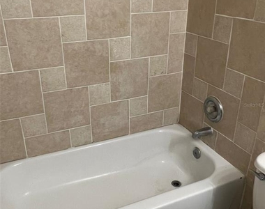 865 Sky Lake Circle - Photo Thumbnail 3