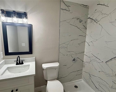 1621 Ohio Avenue - Photo Thumbnail 8