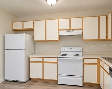 2154 Cypress Bay Boulevard - Photo Thumbnail 2