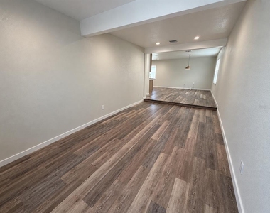 301 Lesesne Street - Photo Thumbnail 4