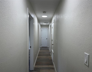 301 Lesesne Street - Photo Thumbnail 14