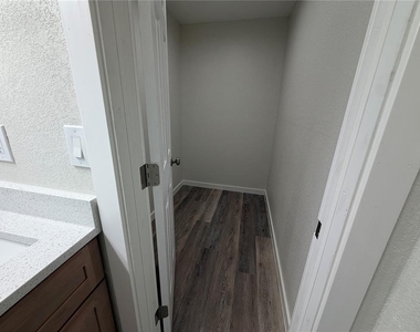301 Lesesne Street - Photo Thumbnail 21