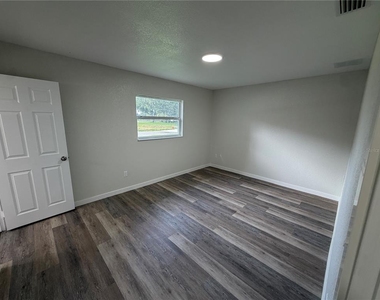 301 Lesesne Street - Photo Thumbnail 16