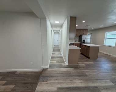 301 Lesesne Street - Photo Thumbnail 13