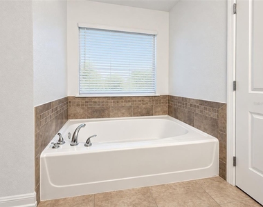 2887 Moonstone Bend - Photo Thumbnail 24