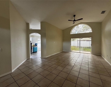 185 Thornbury Drive - Photo Thumbnail 3