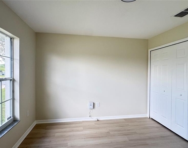 185 Thornbury Drive - Photo Thumbnail 10