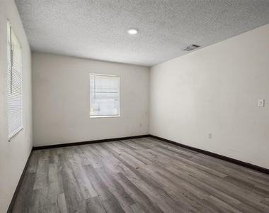 9545 State Road 33 N - Photo Thumbnail 26