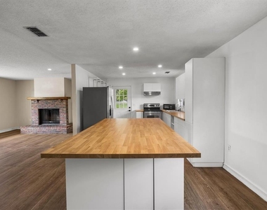9545 State Road 33 N - Photo Thumbnail 16