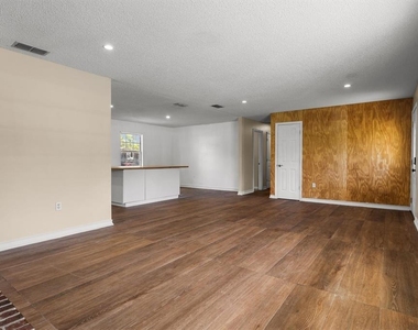 9545 State Road 33 N - Photo Thumbnail 12