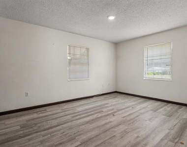 9545 State Road 33 N - Photo Thumbnail 25