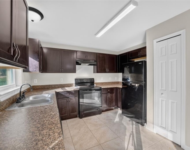 16993 Sw 20 Court Road - Photo Thumbnail 9