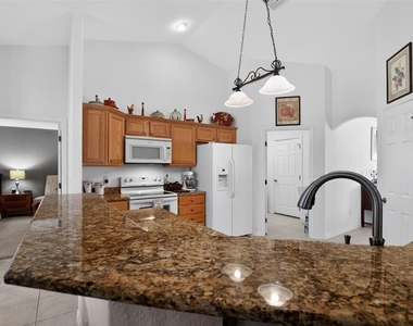 208 Marion Oaks Trail - Photo Thumbnail 13