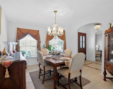 208 Marion Oaks Trail - Photo Thumbnail 16