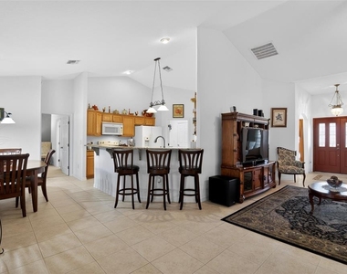 208 Marion Oaks Trail - Photo Thumbnail 4