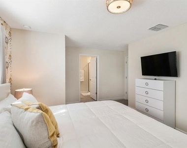 8931 Stinger Drive - Photo Thumbnail 3