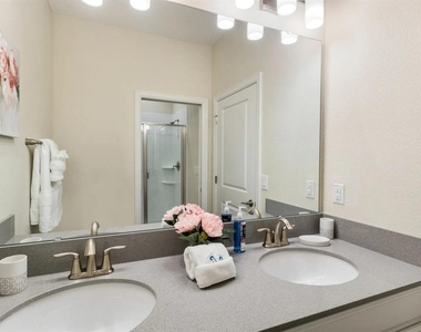 8931 Stinger Drive - Photo Thumbnail 15