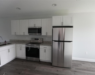 17196 Bonnie Avenue - Photo Thumbnail 5